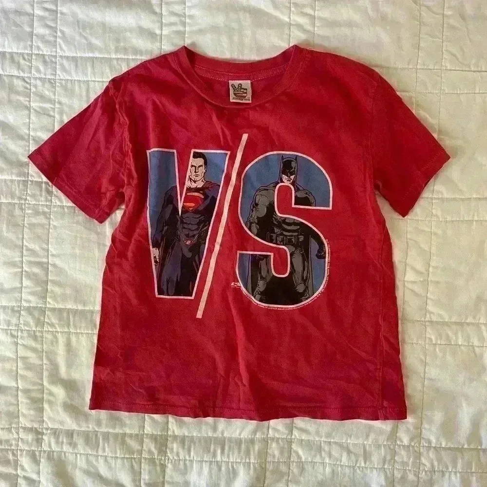 Junkfood Superman vs Batman red t-shirt size 4